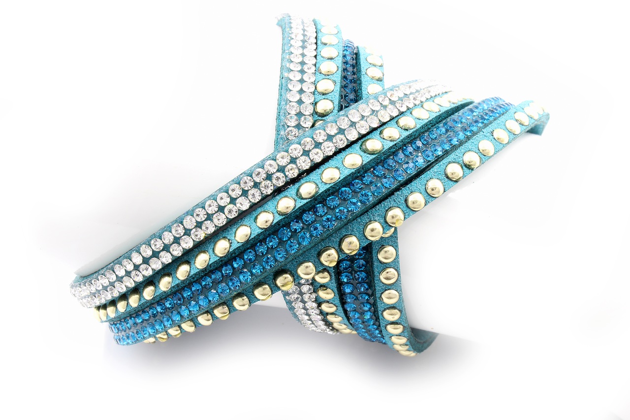 hand-white-spiral-isolated-steel-gift-1069888-pxhere.com